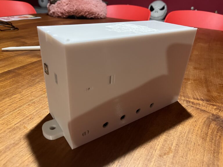 Boîtier imprimé en 3D contenant l’électronique du projet